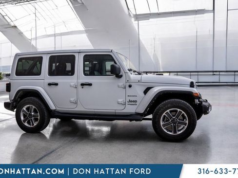 Used 2021 Jeep Wrangler Unlimited Sahara image 27