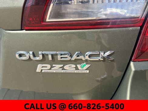 Used 2017 Subaru Outback 2.5i Premium AWD/4WD image 10