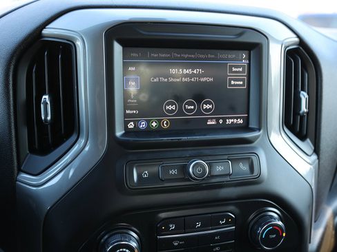 Used 2020 Chevrolet Silverado 1500 Custom Trail Boss w/ Custom Convenience Package image 27