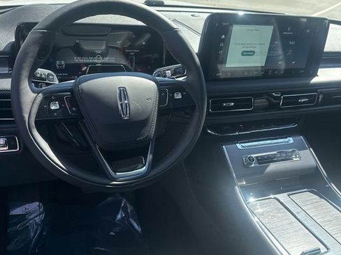 New 2026 Lincoln Aviator AWD image 14