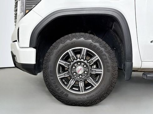 Used 2024 GMC Sierra 1500 AT4 w/ Technology Package image 30