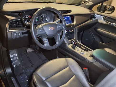 Certified 2023 Cadillac XT5 Premium Luxury FWD image 3