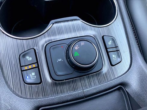 Used 2023 GMC Acadia SLT w/ Elevation Edition FWD image 29