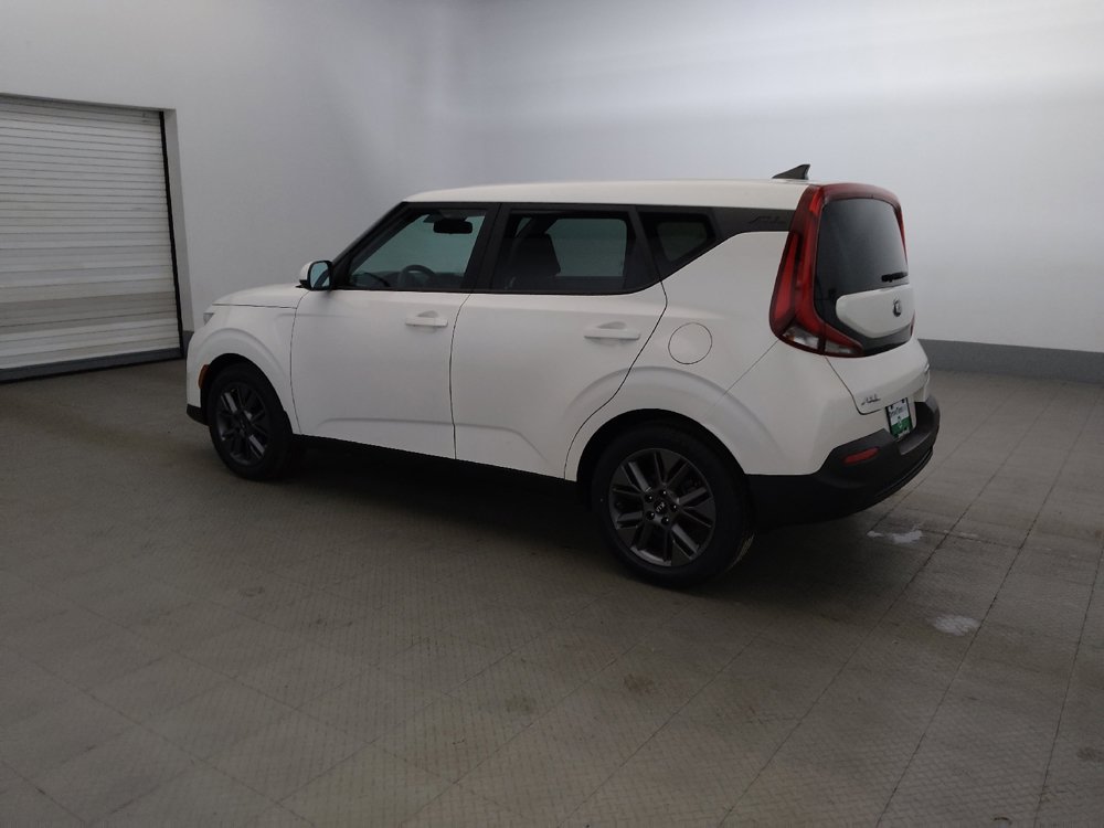 Used 2021 Kia Soul S FWD image 3
