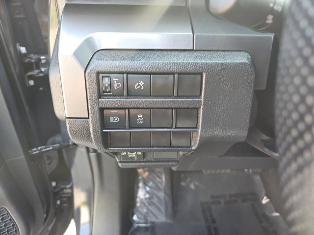 Certified 2025 Toyota Tacoma SR5 AWD/4WD image 15