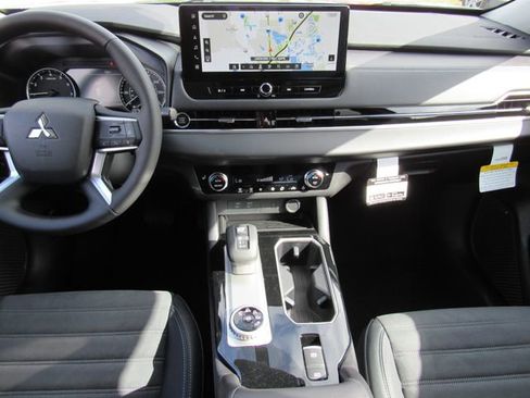 New 2026 Mitsubishi Outlander SE FWD image 19