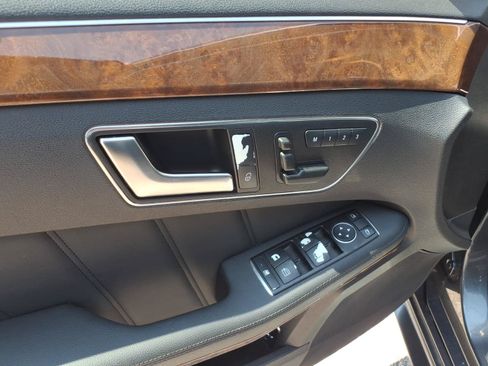 Used 2013 Mercedes-Benz E 350 4MATIC Sedan image 13