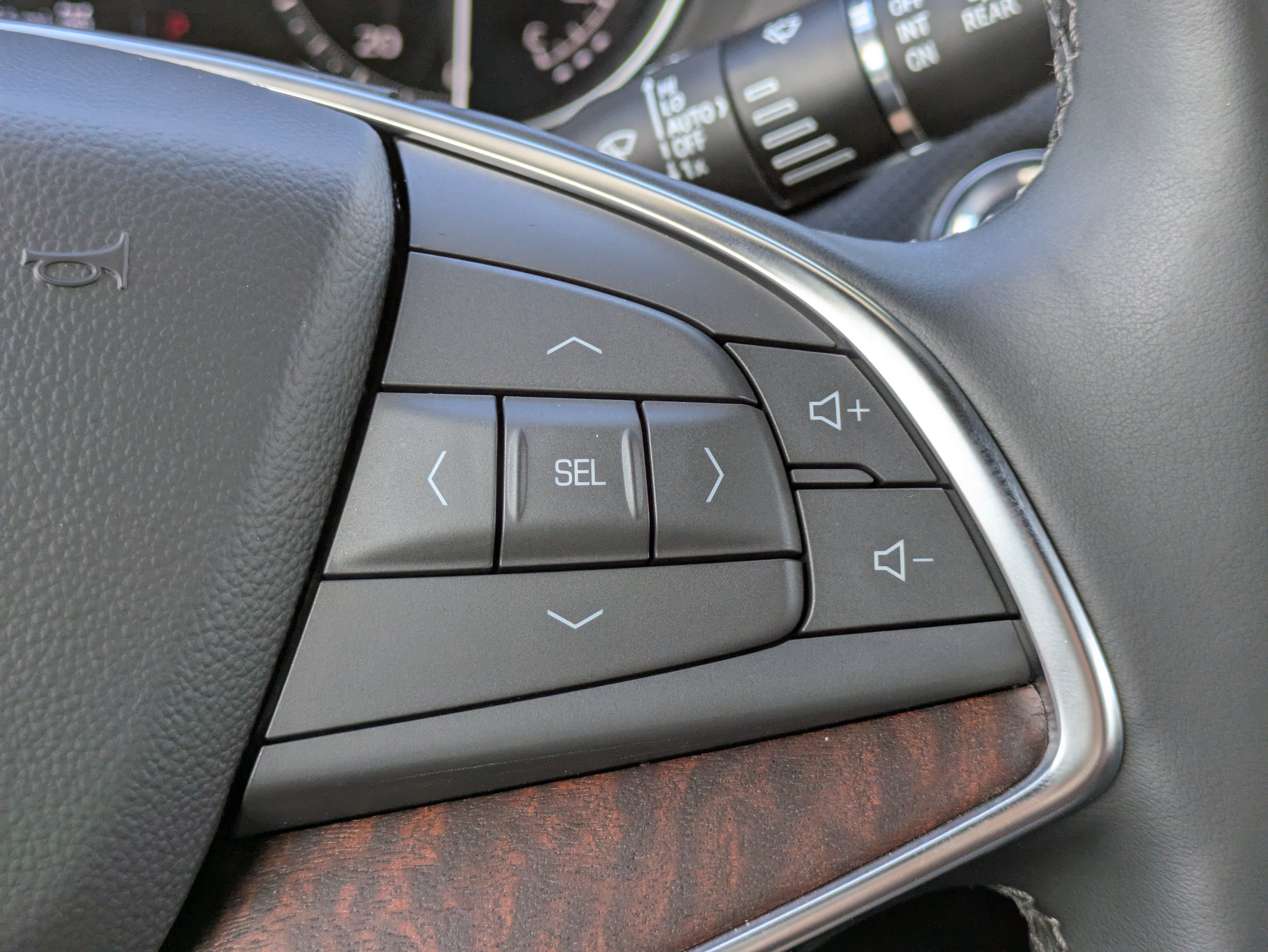 Certified 2025 Cadillac XT5 Premium Luxury w/ LPO, Red Accent Package AWD/4WD image 22