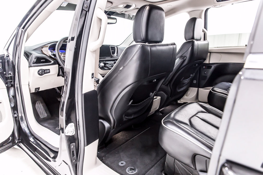 Used 2022 Chrysler Pacifica Limited FWD image 29