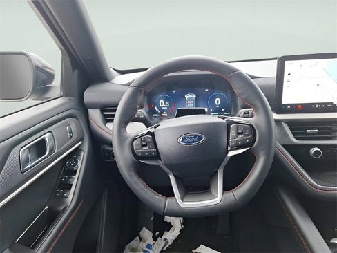 Used 2025 Ford Explorer ST-Line w/ ST-Line Street Pack image 15