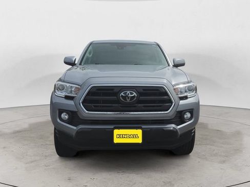 Used 2019 Toyota Tacoma SR5 AWD/4WD image 8
