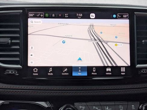 Used 2025 Chrysler Pacifica Pinnacle image 14