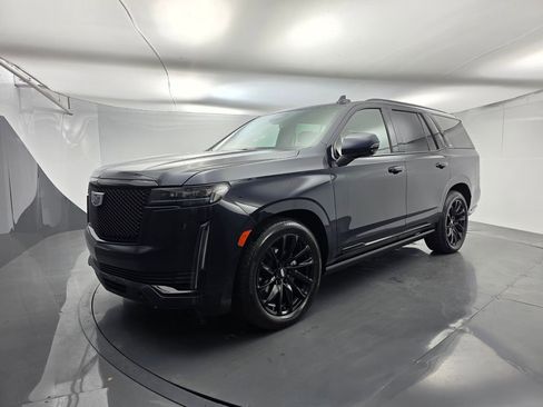 Used 2023 Cadillac Escalade Sport w/ LPO, ONYX Package AWD/4WD image 8