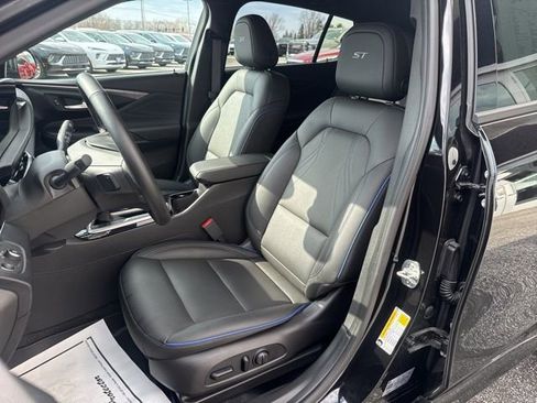 Certified 2025 Buick Envista Sport Touring w/ Convenience I Package FWD image 13