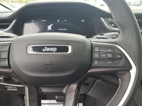 Certified 2023 Jeep Grand Cherokee Limited AWD/4WD image 28