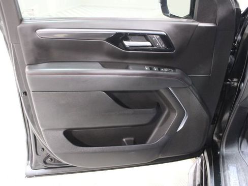 Used 2025 Chevrolet Tahoe RST image 17