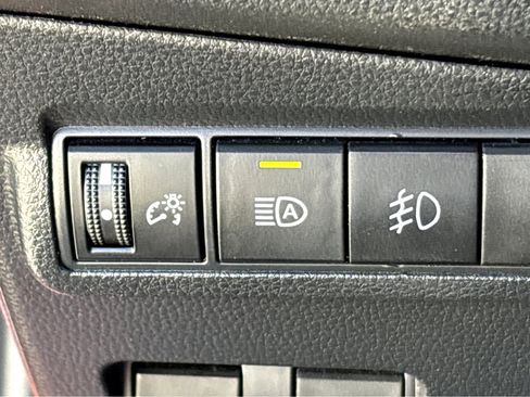 Used 2022 Toyota Corolla Cross LE image 12