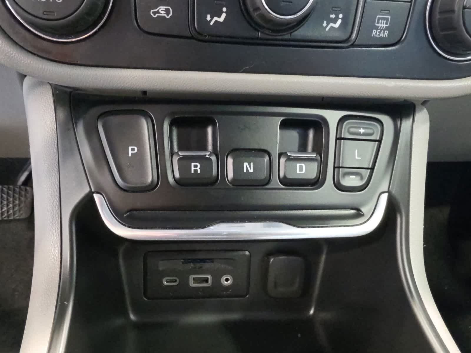 Used 2020 GMC Terrain SLT w/ Preferred Package AWD/4WD image 24