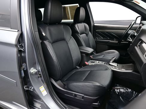 Used 2019 Mitsubishi Outlander GT image 13