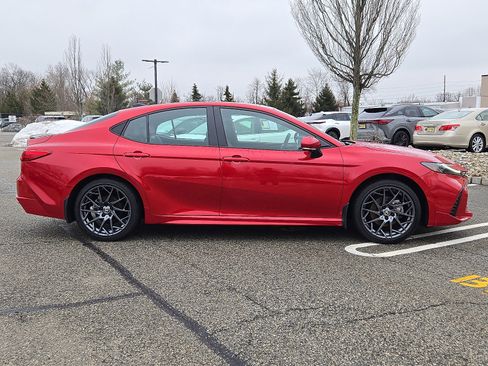 Used 2025 Toyota Camry XSE w/ Premium Plus Package image 7