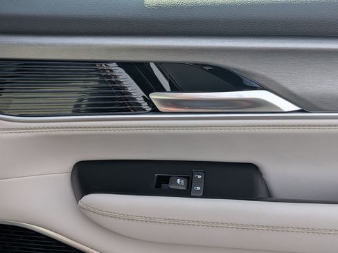 New 2026 Jeep Grand Wagoneer L Limited AWD/4WD image 39