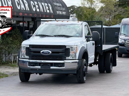 Used 2017 Ford F550 2WD Regular Cab Super Duty image 1