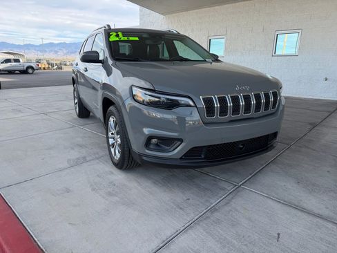 Used 2021 Jeep Cherokee Latitude Lux w/ Comfort/Convenience Group image 1