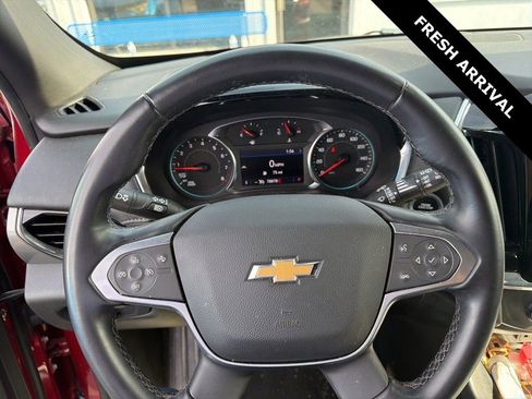 Used 2023 Chevrolet Traverse LT image 8