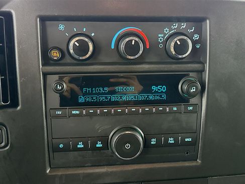 Used 2023 GMC Savana 2500 Extended w/ Driver Convenience Package image 17