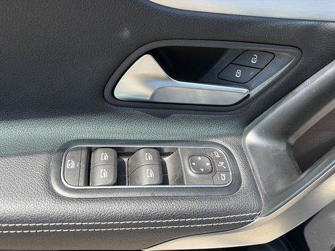 Used 2025 Mercedes-Benz CLA 250 4MATIC image 12