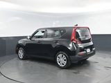 Certified 2022 Kia Soul LX image 3