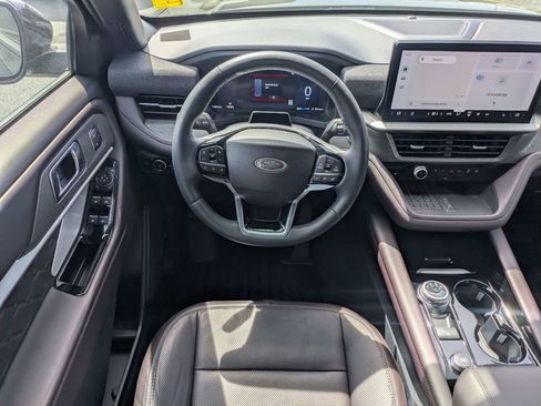 Used 2025 Ford Explorer Platinum w/ Ultimate Package RWD image 18