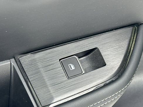 Certified 2025 Nissan Rogue SL image 30