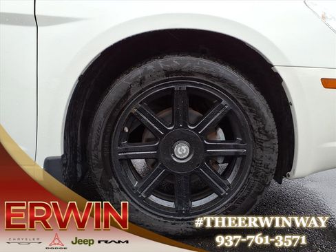 Used 2009 Chrysler Sebring Touring w/ Special Touring Group image 9