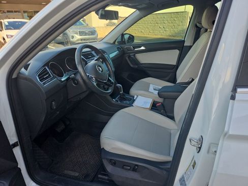 Used 2018 Volkswagen Tiguan SEL FWD image 10