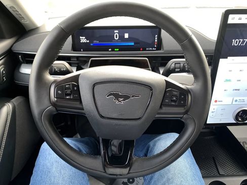 Used 2023 Ford Mustang Mach-E Select image 11