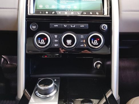 Used 2019 Land Rover Discovery HSE AWD/4WD image 41
