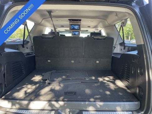 Used 2019 Chevrolet Suburban LT AWD/4WD image 17