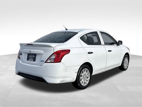 Used 2016 Nissan Versa S Plus image 5