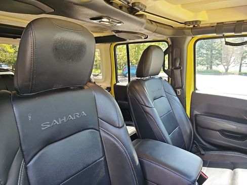Used 2023 Jeep Wrangler Unlimited Sahara w/ Cold Weather Group AWD/4WD image 12