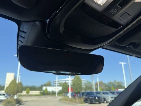 Certified 2023 Volvo XC60 B5 Ultimate image 16