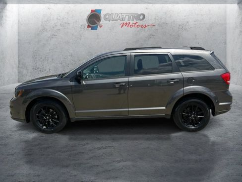 Used 2019 Dodge Journey SE w/ Connectivity Group FWD image 2
