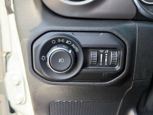 Used 2020 Jeep Wrangler Sport AWD/4WD image 20