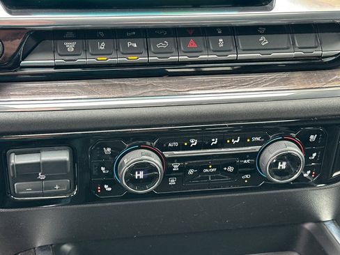 Used 2024 Chevrolet Silverado 2500 LTZ w/ LTZ Premium Package image 30