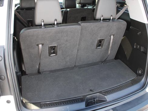 Used 2023 GMC Acadia AT4 w/ GMC Pro Grade Package image 8