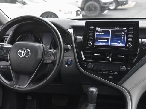 Used 2024 Toyota Camry SE w/ Convenience Package image 3