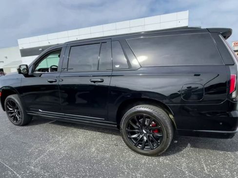 Used 2023 Cadillac Escalade ESV Sport Platinum w/ LPO, ONYX Package AWD/4WD image 3