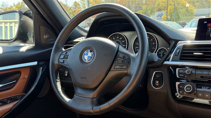 Used 2018 BMW 340i xDrive Sedan w/ Premium Package AWD/4WD image 29