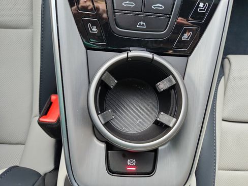 Certified 2025 Porsche 911 Carrera image 35