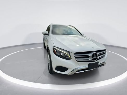 Used 2018 Mercedes-Benz GLC 300 image 2